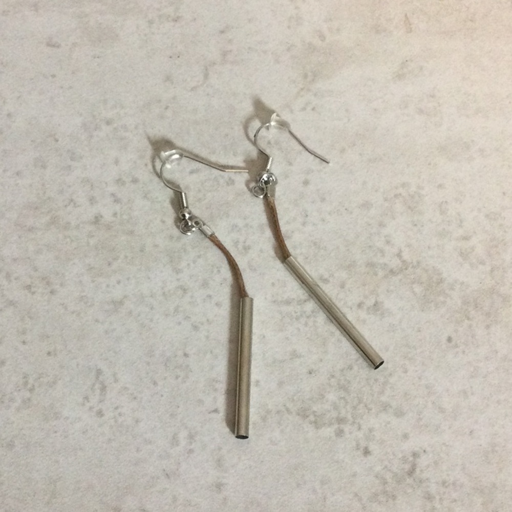 NWT Paparazzi Elegant Silver Drop Earrings